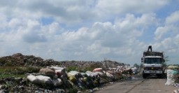 Nhà máy xử lý rác thải tại An Giang gặp khó khăn trong triển khai thực hiện