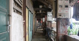 Hoàn thành di chuyển khu nhà gỗ nguy hiểm thứ 4 tại Hoàn Kiếm trong thời gian ngắn