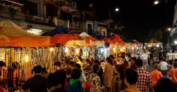 Hà Nội dẹp bỏ hội chợ, trả lại không gian văn hóa cho người dân